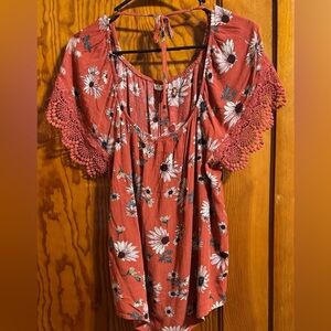 Maurices  Floral top with Lace Sleeves